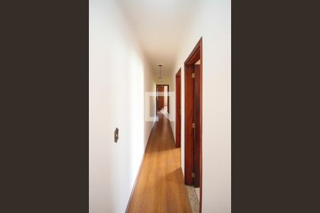 Corredor de casa à venda com 3 quartos, 180m² em Vila Ema, São Paulo