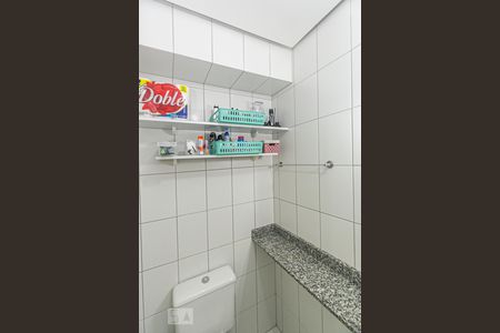 Banheiro de kitnet/studio para alugar com 1 quarto, 30m² em Centro Histórico, Porto Alegre