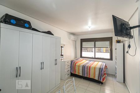 Sala/Quarto de kitnet/studio para alugar com 1 quarto, 30m² em Centro Histórico, Porto Alegre