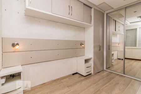 Dormitório2 de apartamento à venda com 2 quartos, 46m² em Cavalhada, Porto Alegre