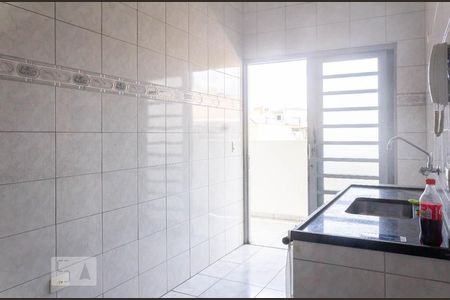 Cozinha de apartamento para alugar com 1 quarto, 65m² em Jardim Miriam, São Paulo