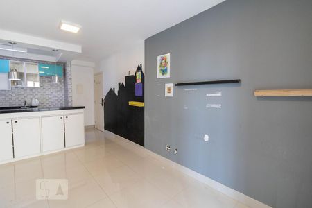 Sala de apartamento à venda com 3 quartos, 67m² em Vila Paiva, São Paulo