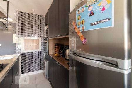 Cozinha e Área de Serviço de apartamento para alugar com 3 quartos, 75m² em Medianeira, Porto Alegre