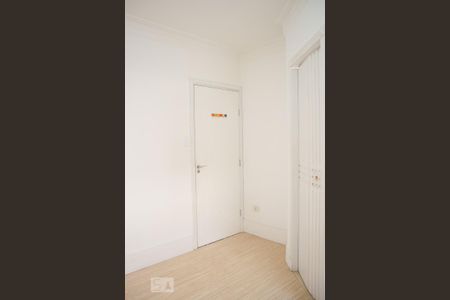 Casa à venda com 365m², 7 quartos e 4 vagas Casa à venda com 365m², 7 quartos e 4 vagasQuarto 3