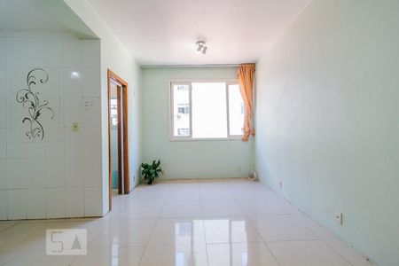 Sala/Quarto de kitnet/studio à venda com 1 quarto, 30m² em Farroupilha, Porto Alegre