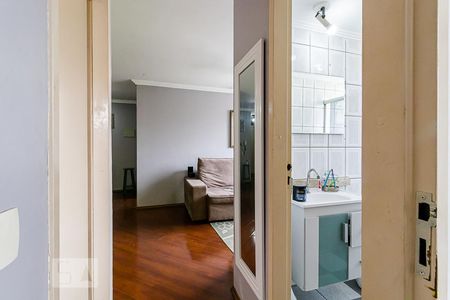 Corredor de apartamento à venda com 2 quartos, 64m² em Vila da Saúde, São Paulo