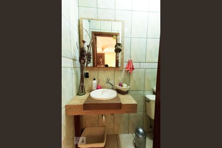 Lavabo de casa à venda com 3 quartos, 197m² em Guarujá, Porto Alegre