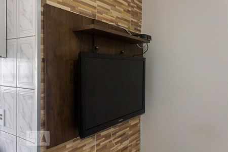 Detalhe sala de apartamento para alugar com 1 quarto, 40m² em Vila Tupi, Praia Grande