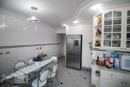 Apartamento para alugar com 600m², 4 quartos e 5 vagas Apartamento para alugar com 600m², 4 quartos e 5 vagasCozinha