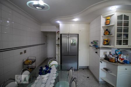 Apartamento para alugar com 600m², 4 quartos e 5 vagas Apartamento para alugar com 600m², 4 quartos e 5 vagasCozinha