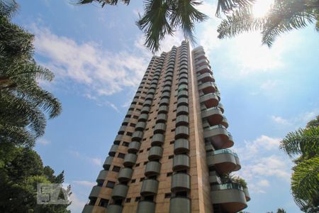 Apartamento para alugar com 600m², 4 quartos e 5 vagas Apartamento para alugar com 600m², 4 quartos e 5 vagasFachada