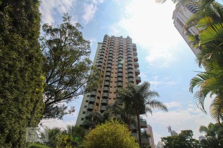 Apartamento para alugar com 600m², 4 quartos e 5 vagas Apartamento para alugar com 600m², 4 quartos e 5 vagasFachada