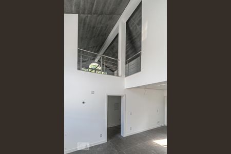 Casa de condomínio à venda com 407m², 4 quartos e 3 vagas Casa de condomínio à venda com 407m², 4 quartos e 3 vagasHall