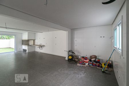 Casa de condomínio à venda com 407m², 4 quartos e 3 vagas Casa de condomínio à venda com 407m², 4 quartos e 3 vagasCozinha