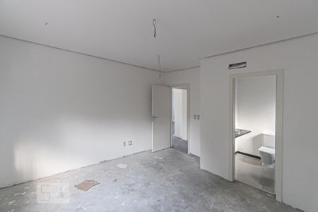 Casa de condomínio à venda com 407m², 4 quartos e 3 vagas Casa de condomínio à venda com 407m², 4 quartos e 3 vagasQuarto 1