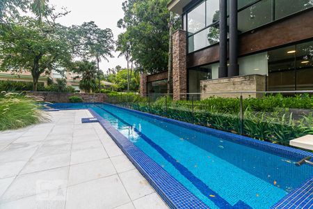 Casa de condomínio à venda com 407m², 4 quartos e 3 vagas Casa de condomínio à venda com 407m², 4 quartos e 3 vagasÁrea comum - Piscina