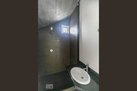 Casa de condomínio à venda com 407m², 4 quartos e 3 vagas Casa de condomínio à venda com 407m², 4 quartos e 3 vagasBanheiro do Sótão