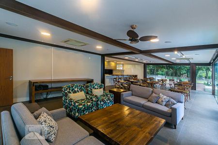 Casa de condomínio à venda com 543m², 4 quartos e 4 vagas Casa de condomínio à venda com 543m², 4 quartos e 4 vagasÁrea comum