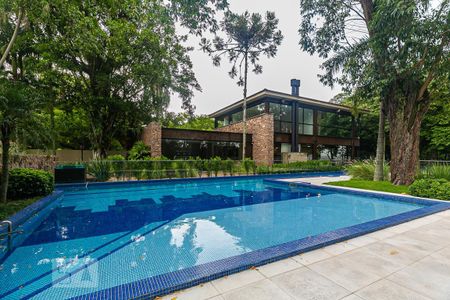Casa de condomínio à venda com 543m², 4 quartos e 4 vagas Casa de condomínio à venda com 543m², 4 quartos e 4 vagasÁrea comum - Piscina