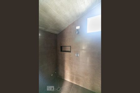 Casa de condomínio à venda com 543m², 4 quartos e 4 vagas Casa de condomínio à venda com 543m², 4 quartos e 4 vagasBanheiro