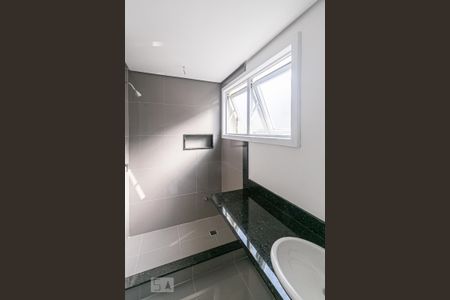 Casa de condomínio à venda com 543m², 4 quartos e 4 vagas Casa de condomínio à venda com 543m², 4 quartos e 4 vagasBanheiro do Quarto 3