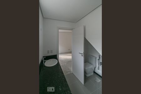 Casa de condomínio à venda com 543m², 4 quartos e 4 vagas Casa de condomínio à venda com 543m², 4 quartos e 4 vagasBanheiro do Quarto 3