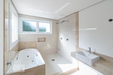 Casa de condomínio à venda com 543m², 4 quartos e 4 vagas Casa de condomínio à venda com 543m², 4 quartos e 4 vagasBanheiro do Quarto 4