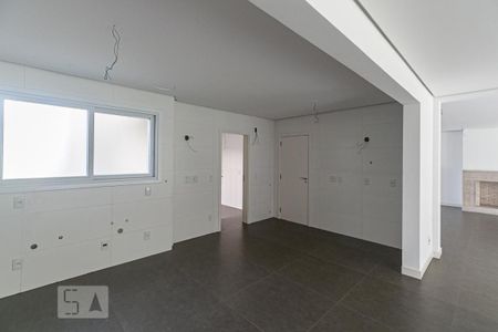 Casa de condomínio à venda com 543m², 4 quartos e 4 vagas Casa de condomínio à venda com 543m², 4 quartos e 4 vagasCozinha