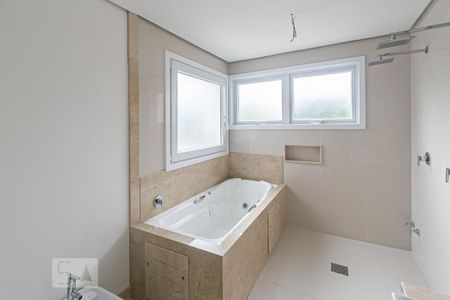 Casa de condomínio à venda com 543m², 4 quartos e 4 vagas Casa de condomínio à venda com 543m², 4 quartos e 4 vagasBanheiro do Quarto 3