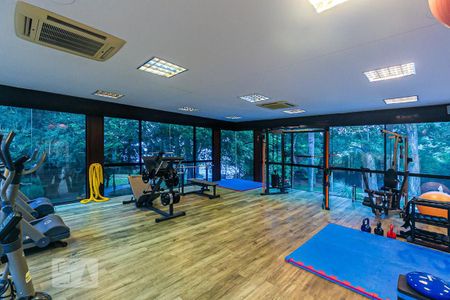 Casa de condomínio à venda com 543m², 4 quartos e 4 vagas Casa de condomínio à venda com 543m², 4 quartos e 4 vagasAcademia