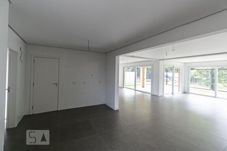 Casa de condomínio à venda com 543m², 4 quartos e 4 vagas Casa de condomínio à venda com 543m², 4 quartos e 4 vagasCozinha