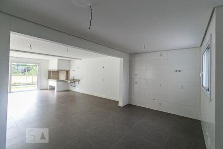Casa de condomínio à venda com 543m², 4 quartos e 4 vagas Casa de condomínio à venda com 543m², 4 quartos e 4 vagasCozinha
