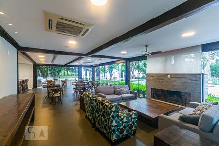 Casa de condomínio à venda com 543m², 4 quartos e 4 vagas Casa de condomínio à venda com 543m², 4 quartos e 4 vagasÁrea comum