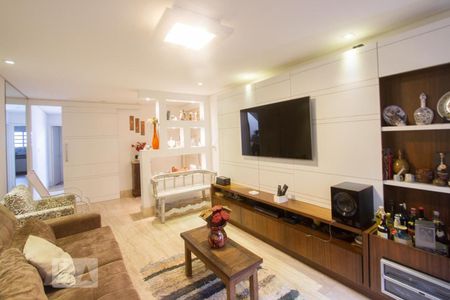 Sala de casa à venda com 4 quartos, 150m² em Brooklin Novo, São Paulo