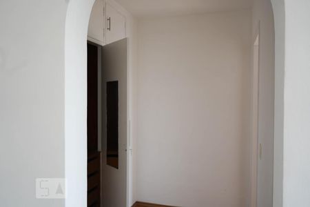 Corredor de apartamento para alugar com 1 quarto, 42m² em Vila Romana, São Paulo