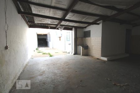 Casa à venda com 85m², 4 quartos e 6 vagas Casa à venda com 85m², 4 quartos e 6 vagasQuintal