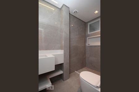 Banheiro de apartamento para alugar com 2 quartos, 88m² em Bela Vista, São Paulo
