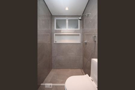 Banheiro de apartamento para alugar com 1 quarto, 86m² em Bela Vista, São Paulo