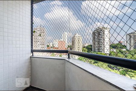 Varanda de apartamento para alugar com 3 quartos, 110m² em Sumaré, São Paulo