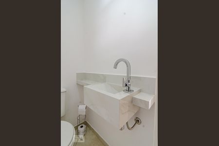 Lavabo de apartamento para alugar com 3 quartos, 110m² em Sumaré, São Paulo