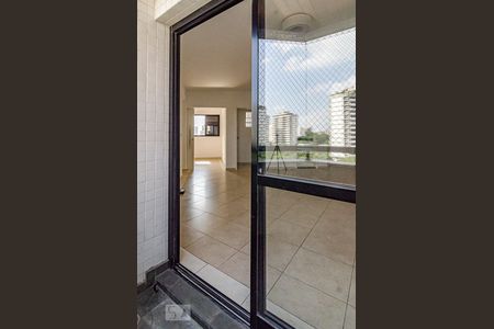 Varanda de apartamento para alugar com 3 quartos, 110m² em Sumaré, São Paulo