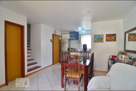Sala de casa de condomínio à venda com 3 quartos, 93m² em Fátima, Canoas