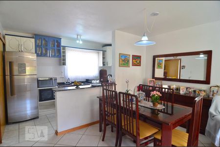 Sala de casa de condomínio à venda com 3 quartos, 93m² em Fátima, Canoas