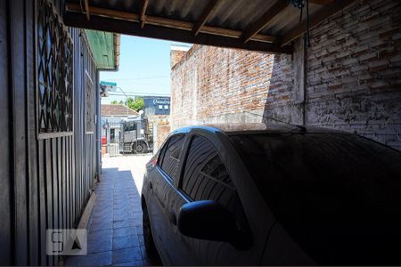 Garagem de casa à venda com 7 quartos, 550m² em Niterói, Canoas