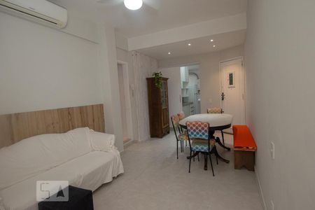 Sala de apartamento para alugar com 2 quartos, 64m² em Copacabana, Rio de Janeiro
