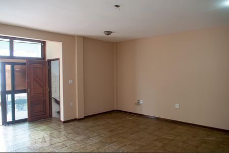Sala de casa à venda com 3 quartos, 330m² em Pechincha, Rio de Janeiro