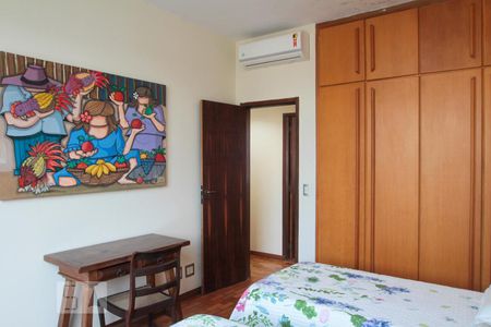 Quarto 1 de apartamento à venda com 2 quartos, 130m² em Ipanema, Rio de Janeiro