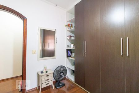 Quarto 2 de casa para alugar com 3 quartos, 210m² em Jardim das Vertentes, São Paulo