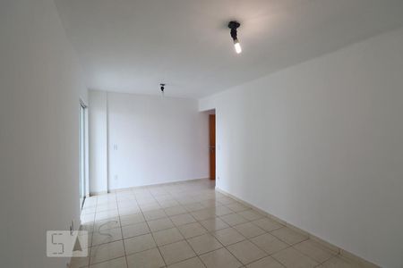 Sala de apartamento para alugar com 2 quartos, 68m² em Jardim Goiás, Goiânia