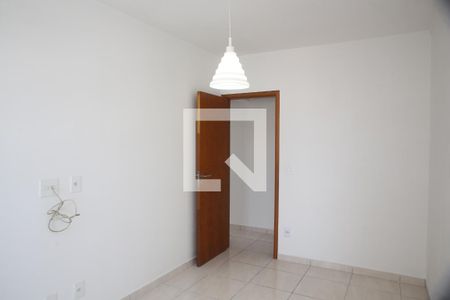 Quarto de apartamento para alugar com 2 quartos, 78m² em Guilhermina, Praia Grande